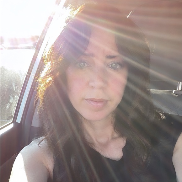 Meet your Posher, Isela - Picture 2 of 2